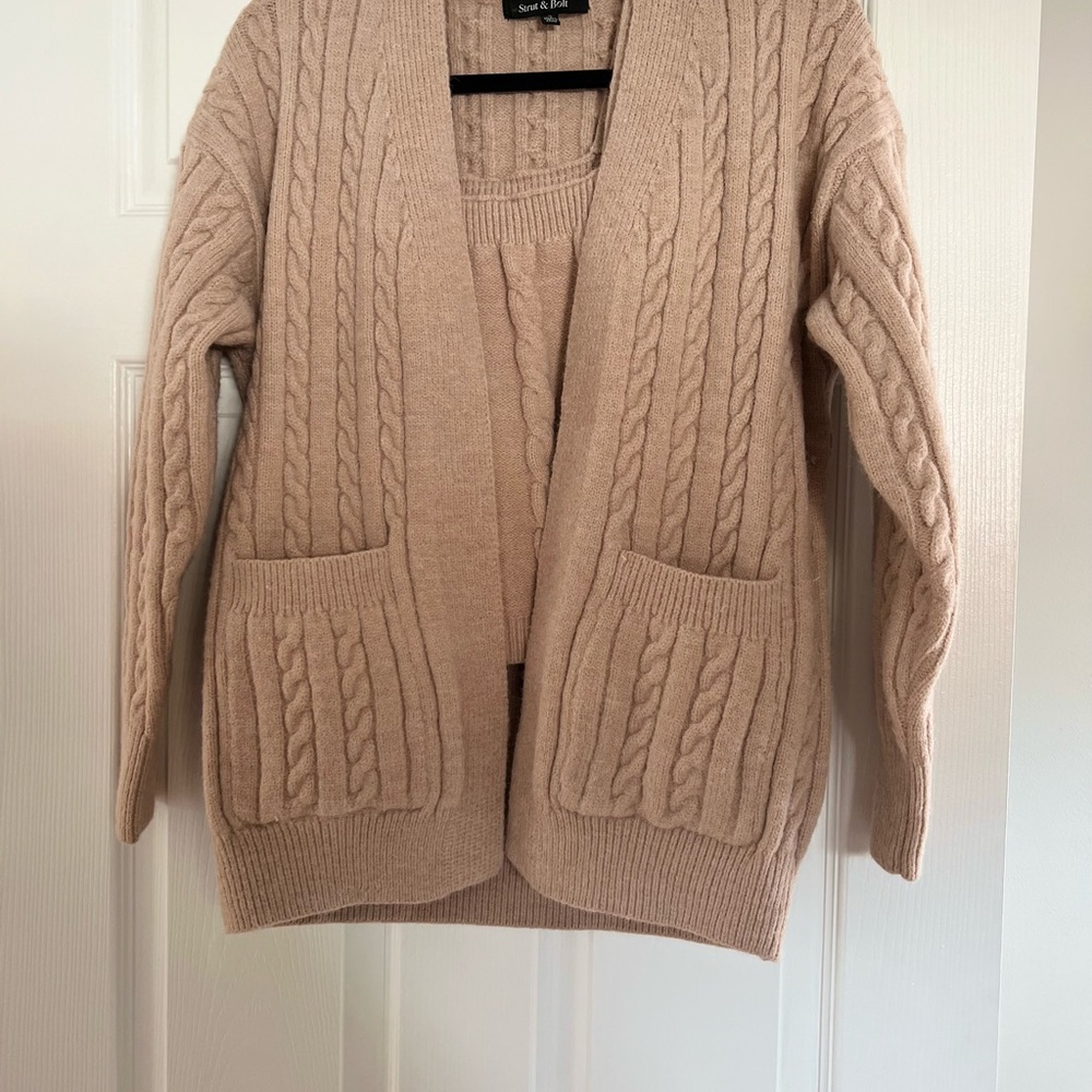Women's Tan Cable Knit Sweater Set - Picture 7 of 8
